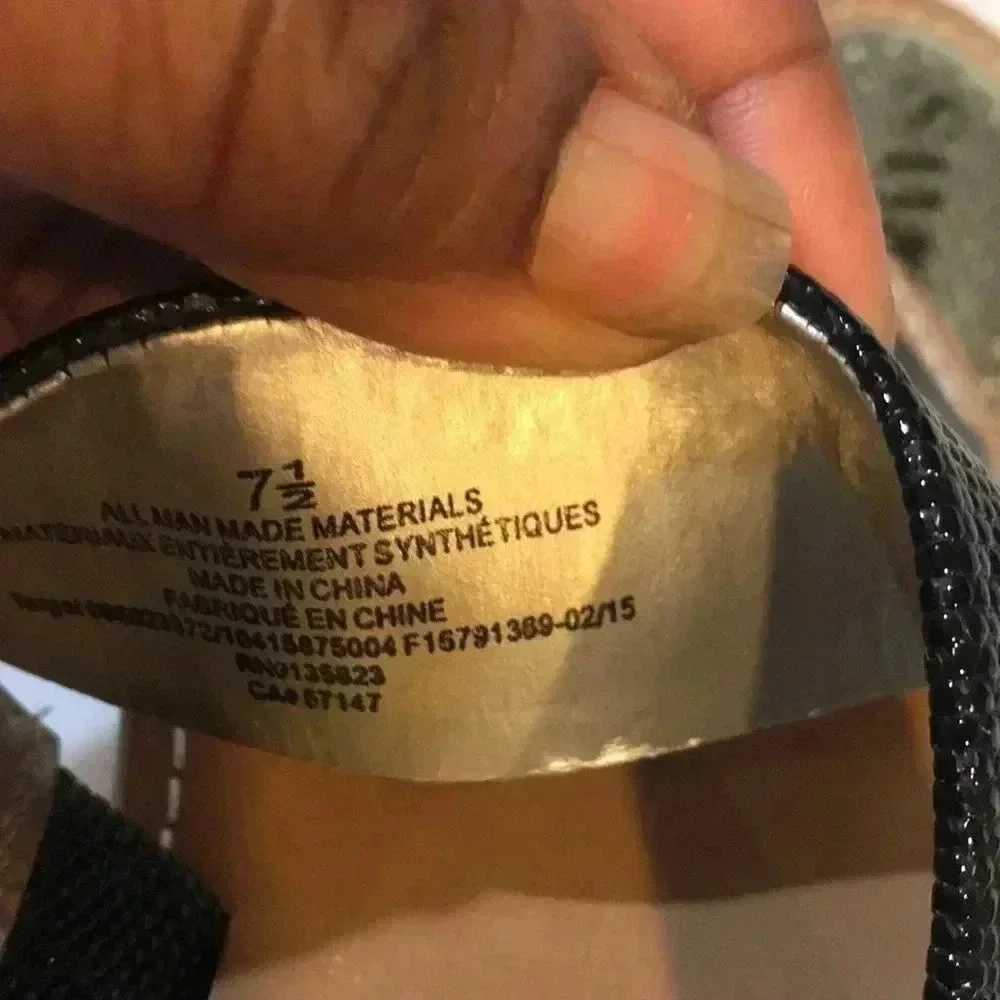 Sam & Libby Black Slip On Sandals with Faux Patent Leather Strap-Size 7.5